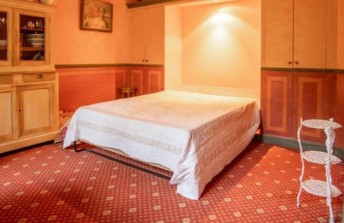 Montbrun-les-Bains Apartment | Studio with pool in garden Park, naerby spas and views at the Mont Ventoux.