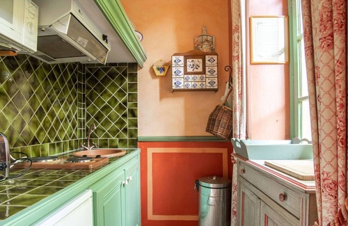 Montbrun-les-Bains Apartment | Studio with pool in garden Park, naerby spas and views at the Mont Ventoux.