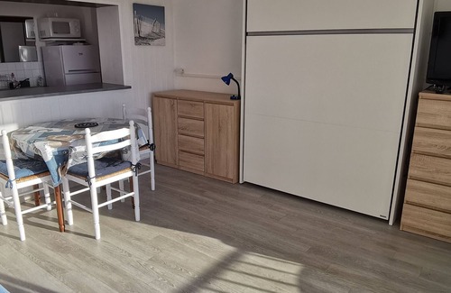 La Faute-sur-Mer Apartment | Studio with lagoon view, parking and pets allowed