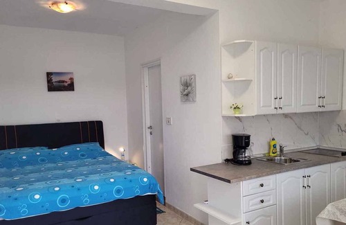 Plomin Apartment | Studio with pool and air conditioning