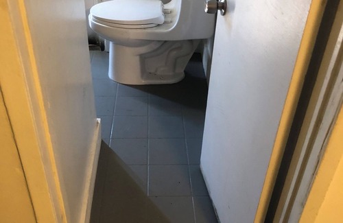 Valley Glen House | Studio with private entrance