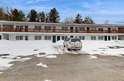 Rockwood Apartment | Studio with shared dock & amazing view of Moosehead Lake & Mt. Kineo