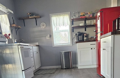 Payette Apartment | Studio with so much to offer! Small family and pet friendly.