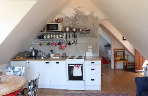 St Mary's Bay Apartment | Studio With Uninterrupted Views Of Romney Marsh. Visit Rye Hythe and Canterbury