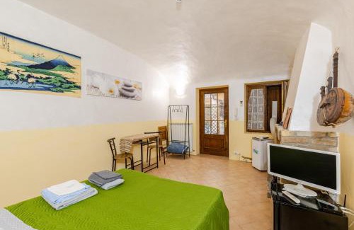 Casale Monferrato Apartment | Studio Zen con Parcheggio gratuito e Check In Automatico 24 ore su 24