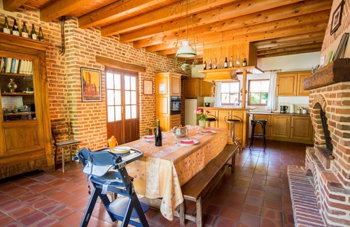 La Chapelle-Saint-Sauveur Villa | Stunning private villa for 8 guests with private pool, WIFI, TV, terrace, pets allowed and parking
