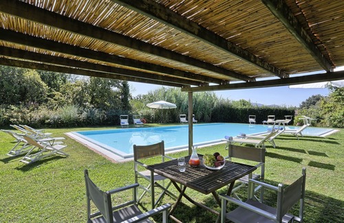 Lucca Villa | Stunning villa for 20 people with WIFI, private pool, A/C, TV and parking, close to Lucca