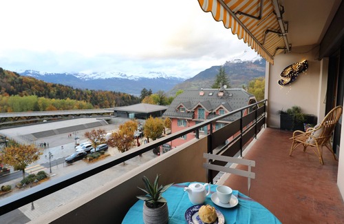 Saint-Gervais-les-Bains Apartment | Stunning, modern 3 bedroom apartment with mountain views - centre of St. Gervais