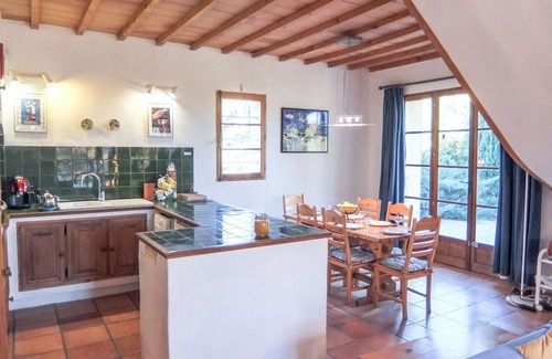 Palau-del-Vidre House | Stunning private villa for 6 people with WIFI, private pool, TV and terrace