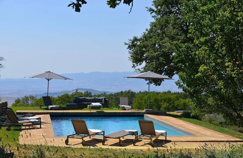 San Casciano dei Bagni Villa | Stunning private villa for 10 guests with private pool, WIFI, TV, patio and panoramic view