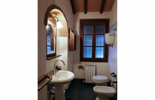 Panicale Villa | Stunning private villa for 8 guests with private pool, WIFI, TV, pets allowed and parking