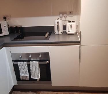 Brierley Hill Apartment | Stunning 1-Bed Apartment in Brierley Hill