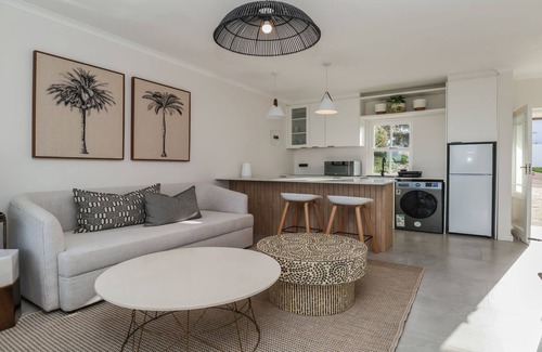 Plettenberg Bay Cottage | Stunning 1-Bedroom Vineyard Cottage
