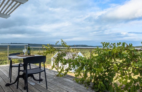Plettenberg Bay Cottage | Stunning 1-Bedroom Vineyard Cottage
