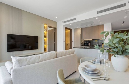 Downtown Dubai Apartment | Stunning 1 Bedroom with Burj Khalifa view