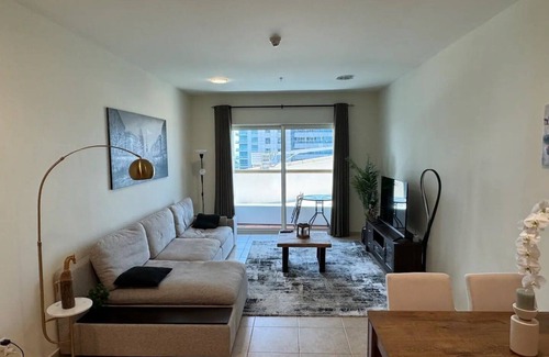 Dubai Media City Apartment | Stunning 1 BR Apartment in Dubai Marina