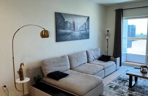 Dubai Media City Apartment | Stunning 1 BR Apartment in Dubai Marina