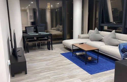 Southampton City Centre Apartment | Stunning 1 SuperKing Bed Flat With Waterfront View