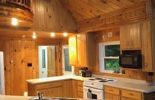 Brier Hill House | Stunning 1000 Islands Riverhouse w/private dock