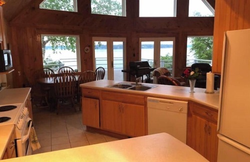 Brier Hill House | Stunning 1000 Islands Riverhouse w/private dock