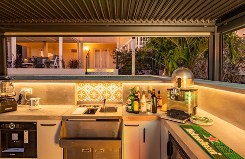 St. Marie Villa | Stunning 180° Ocean View, Spacious 10m/32ft Pool, Outdoor Kitchen + Swim Up Bar!