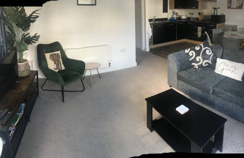 Liverton Apartment | Stunning 2-Bed Apartment in Newton Abbot