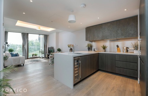 Vauxhall Apartment | Stunning 2-bed apartment in Thames City, situated in Nine Elms neighbourhood.