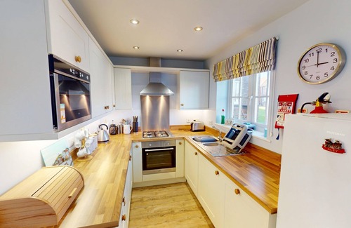 Filey Cottage | Stunning 2 bed coastal cottage - Pool and Beach Access Included.