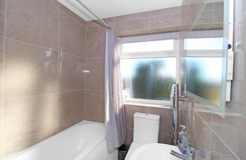 Luton Apartment | Stunning 2 bedroom in Luton !