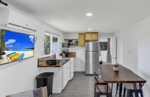Kissimmee Apartment | Stunning 2BD Lakefront Retreat with Breathtaking Views And Free Parking