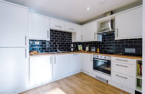 Handsworth Apartment | Stunning 2bedroom 2bathroom Apt With Parking Space