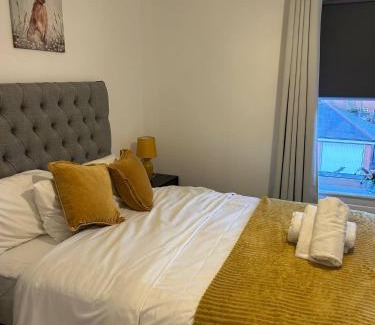 Colchester Apartment | Stunning 2BR house in Colchester