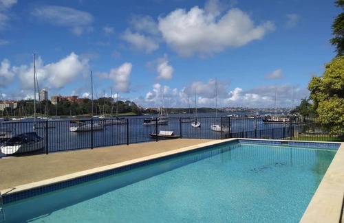 Kirribilli Apartment | Stunning 2BR Waterfront Panorama With Pool