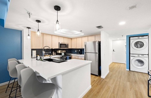 Hudson Condo | Stunning 3/2, Waterfront, sleeps up to 7,#211