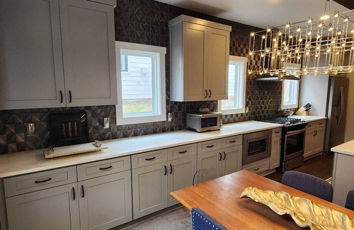 East Side House | STUNNING 3 Bed + 3.5 Bath Home/Available for East Lake Golf Club PGA Tour ONLY