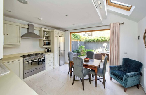 Wandsworth Apartment | Stunning 3 bed home with Garden - Wandsworth
