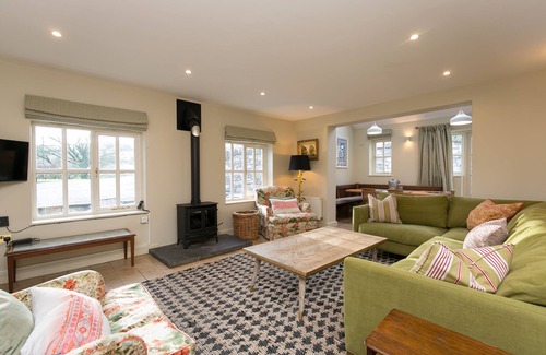 Denbigh House | Stunning 3-Bed House in a private hidden valley