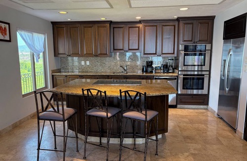 Flamingos Apartment | Stunning 3‑Bedroom Ocean-View Penthouse - Christmas Week 2025 Villa La Estancia