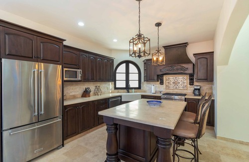 Loreto House | Stunning 3-bedroom home in the town of Loreto.