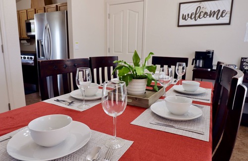 Las Cruces House | Stunning 3 BR home, cul-de-sac, w/basketball goal + garage gym