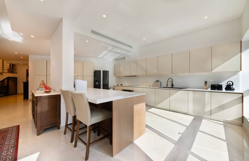 Dubai Marina Villa | Stunning 3-Floor Villa w/Kids Room & Rooftop Terrace over Dubai Marina