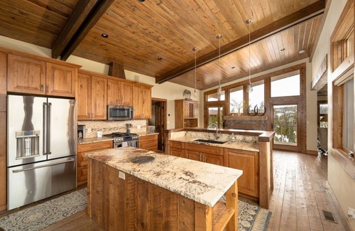 Grand Lake Cabin | Stunning 360 Mountain Views. Secluded. Minutes to Adams Falls, Dwntwn Grand Lake