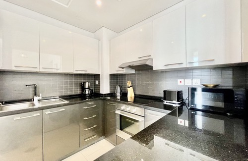Dubai Marina Apartment | Stunning 3B spacious Marina View with Balcony