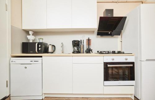 Iskenderpasa Apartment | Stunning 3BR 3Bathroom 3AC near Metro D6