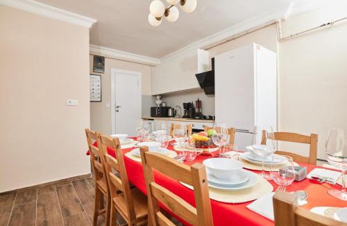Iskenderpasa Apartment | Stunning 3BR 3Bathroom 3AC near Metro D6