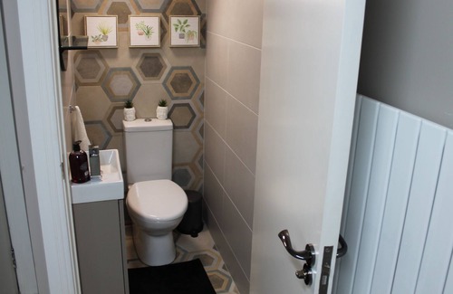 Queens Quarter House | Stunning 4-Bed House in Belfast