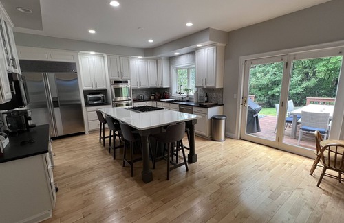 Malletts Bay House | Stunning 4 Bedroom Home with Beach Access