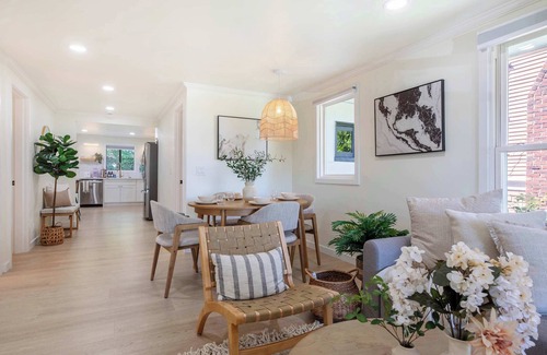 Wallingford House | Stunning 4BR Modern Gem: Near UW and Green Lake!