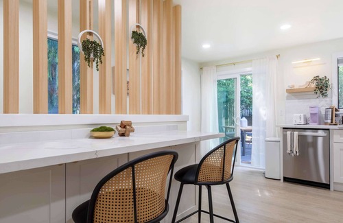 Wallingford House | Stunning 4BR Modern Gem: Near UW and Green Lake!