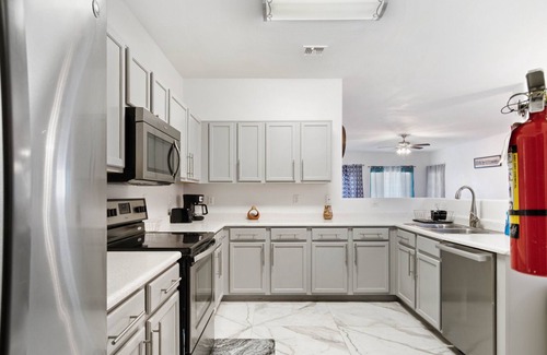 Estrella Village House | Stunning 5-Bedroom Oasis: Perfect for Large Groups